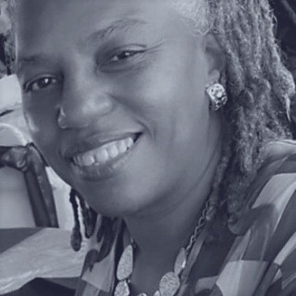 Meet your Posher, Joyce@ClozetViibez - Picture 1 of 1